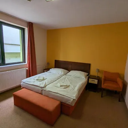 Garni Cosmopolitan Hotel Senec