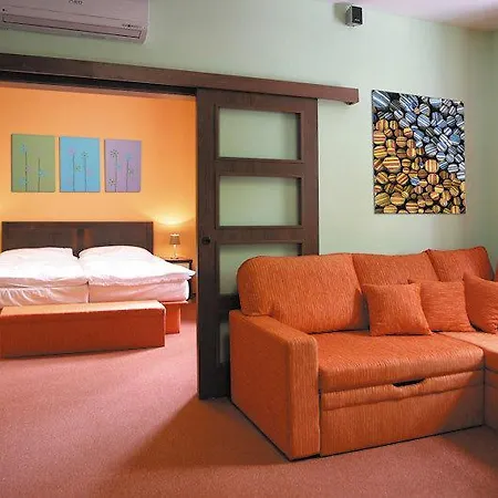 Hotel Garni Cosmopolitan Senec