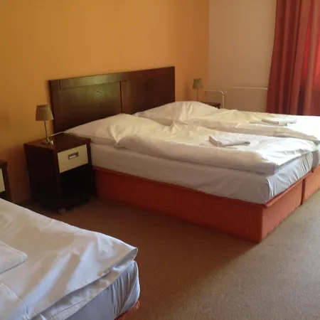 Garni Cosmopolitan 3* Senec
