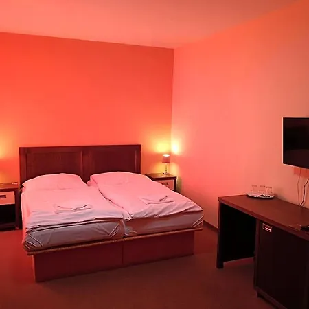 Garni Cosmopolitan Hotel