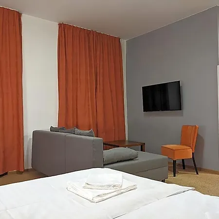 Hotel Garni Cosmopolitan Senec