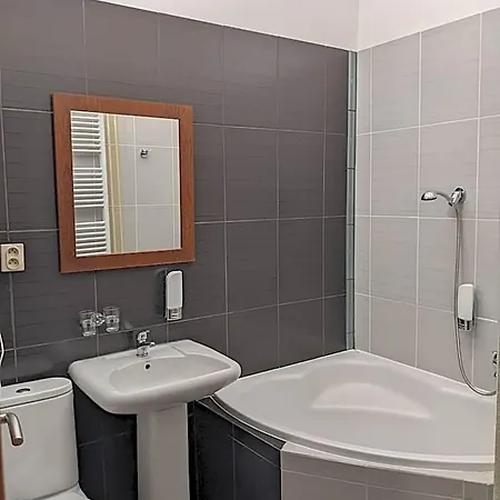 Garni Cosmopolitan Hotel