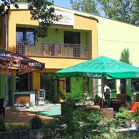 Hotel Garni Cosmopolitan 3*