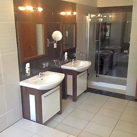 Garni Cosmopolitan Hotel 3*