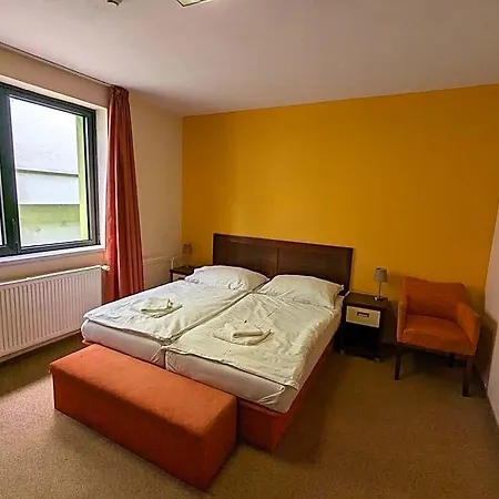 Hotel Garni Cosmopolitan Senec