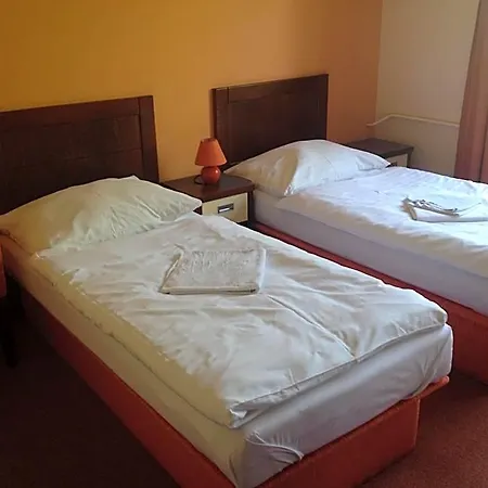 Garni Cosmopolitan Hotel Senec