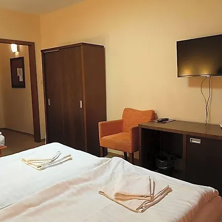 Garni Cosmopolitan Hotel