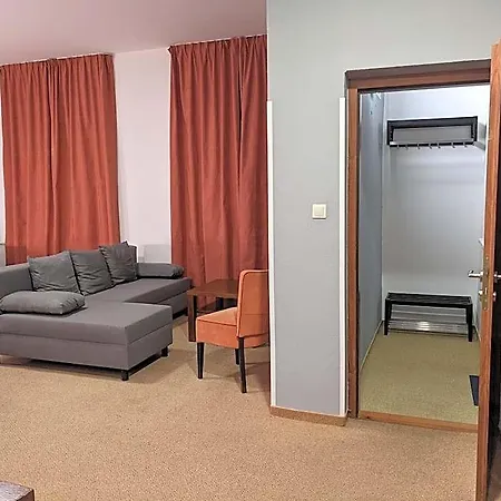 Hotel Garni Cosmopolitan Senec
