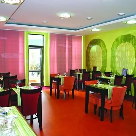 Hotel Garni Cosmopolitan 3*