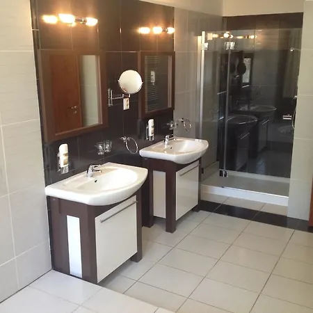 Garni Cosmopolitan Hotel Senec