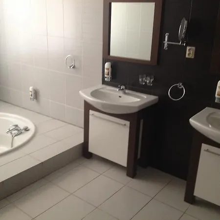 Hotel Garni Cosmopolitan 3*