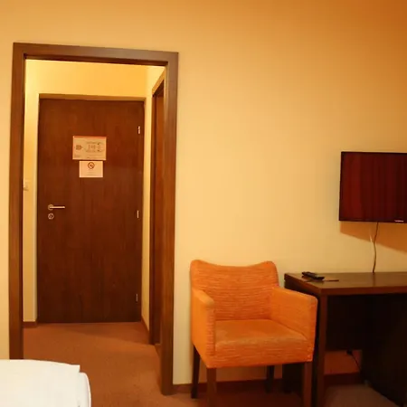 Hotel Garni Cosmopolitan 3*