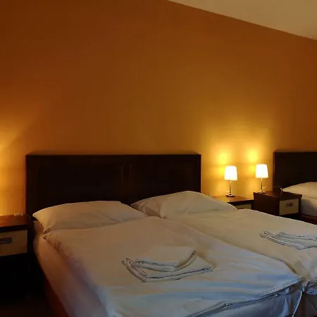 Garni Cosmopolitan Hotel Senec