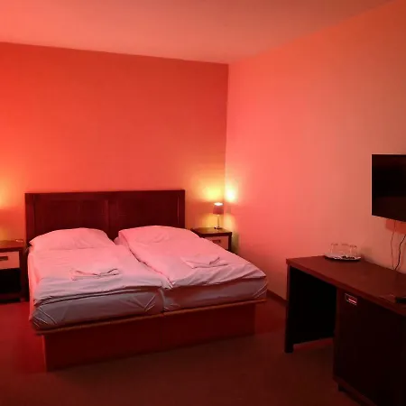 Garni Cosmopolitan Hotel